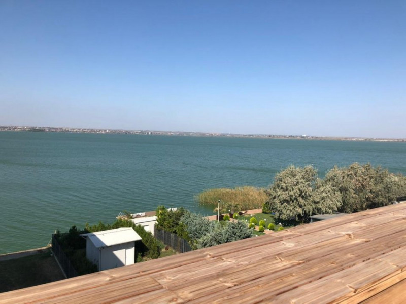 Apartament cu vedere la lac și spatiu terasa 56 mp.