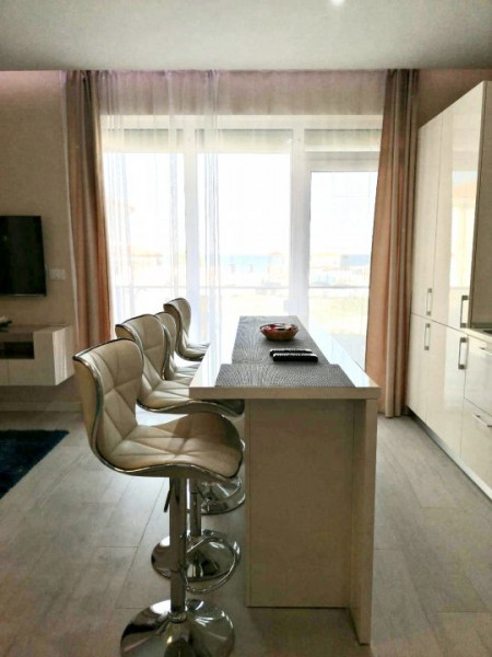 Apartament  decorat cu rafinament Mamaia Nord termen lung