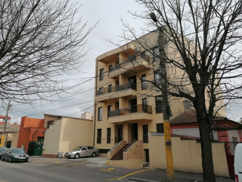 Centru Apartament spatios bloc nou cu loc parcare subteran