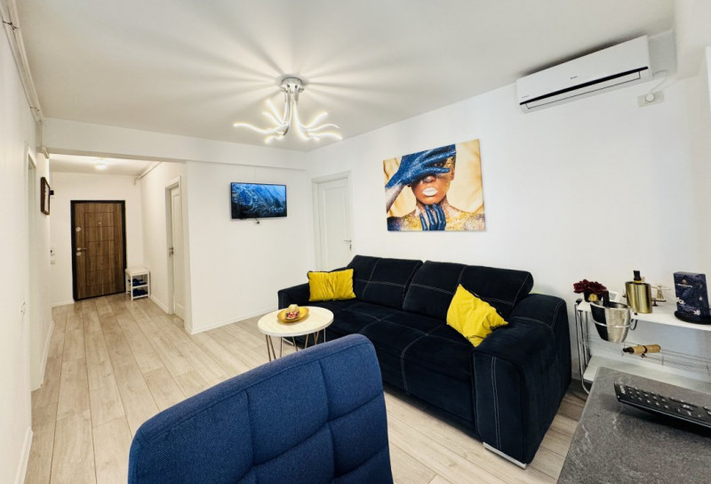 Apartament cu 3 camere complet mobilat si utilat, vedere la Mare 