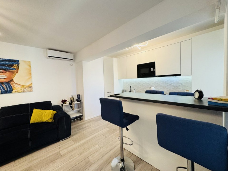 Apartament cu 3 camere complet mobilat si utilat, vedere la Mare 