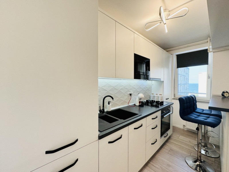 Apartament cu 3 camere complet mobilat si utilat, vedere la Mare 