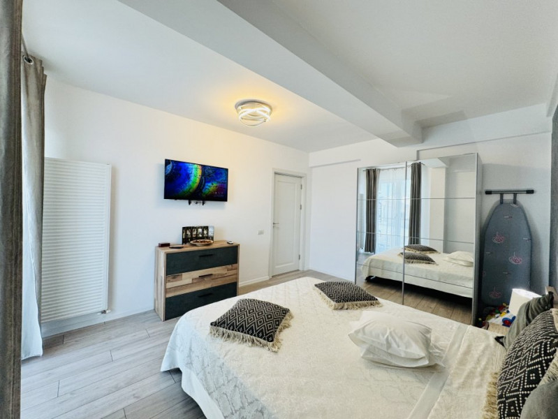 Apartament cu 3 camere complet mobilat si utilat, vedere la Mare 