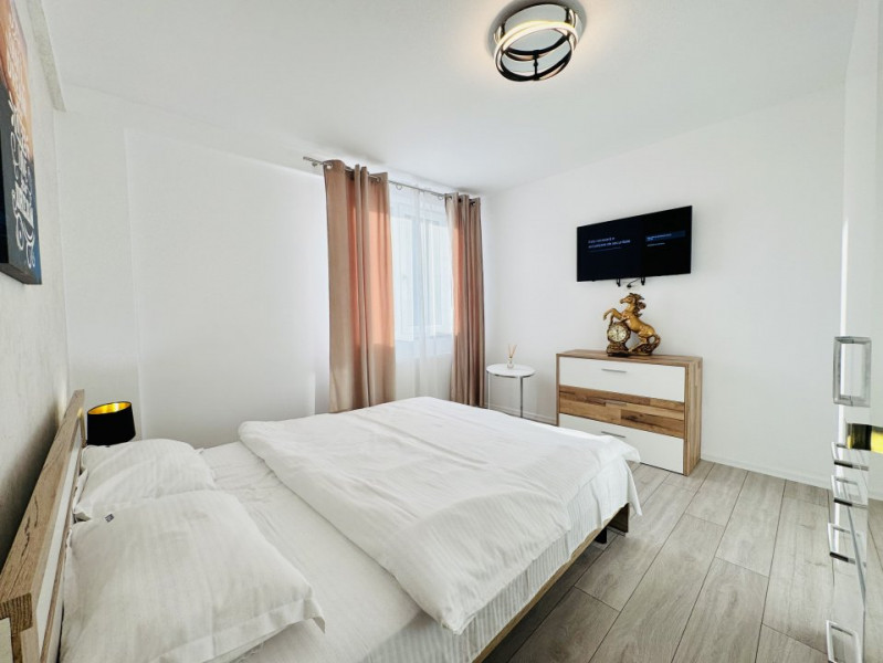 Apartament cu 3 camere complet mobilat si utilat, vedere la Mare 