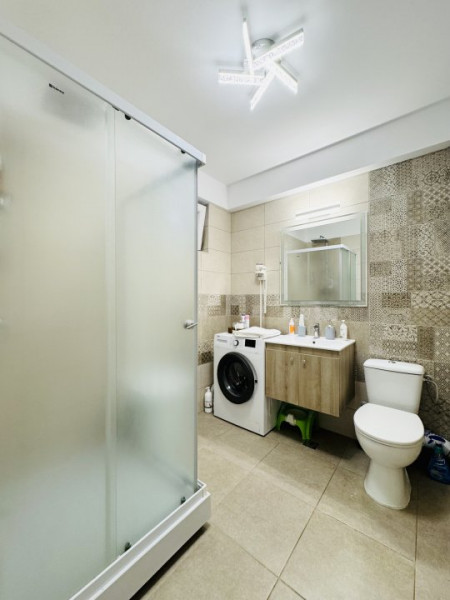 Apartament cu 3 camere complet mobilat si utilat, vedere la Mare 
