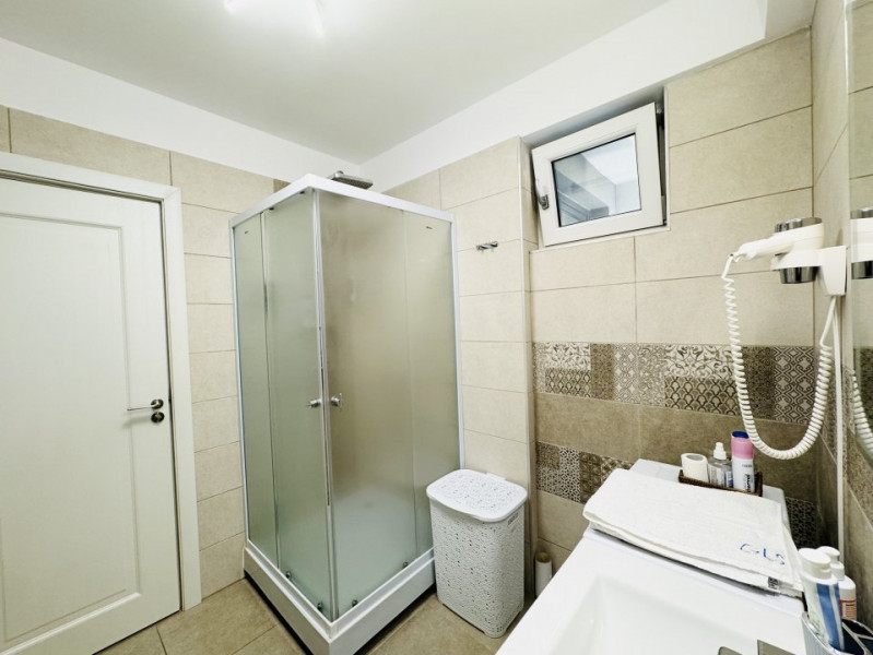 Apartament cu 3 camere complet mobilat si utilat, vedere la Mare 