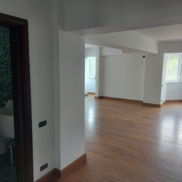 Apartament Ultracentral spatios vis a vis de parcul Tomis 2