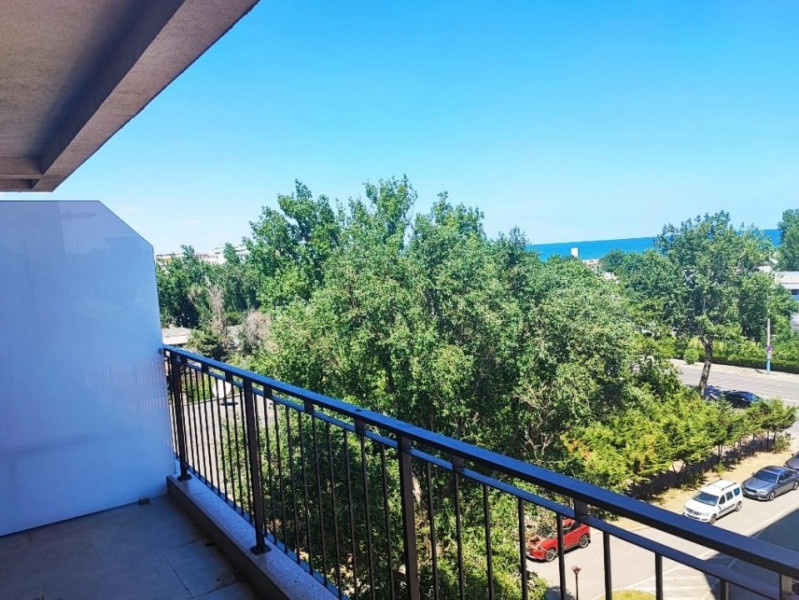 Mamaia Apartament finisat cu bucatarie inchisa si vedere catre mare 