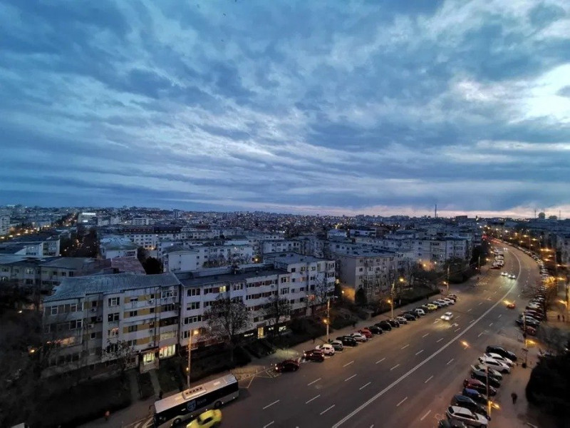 Apartament cu centrala gaz 2 camere spatios, vedere superba