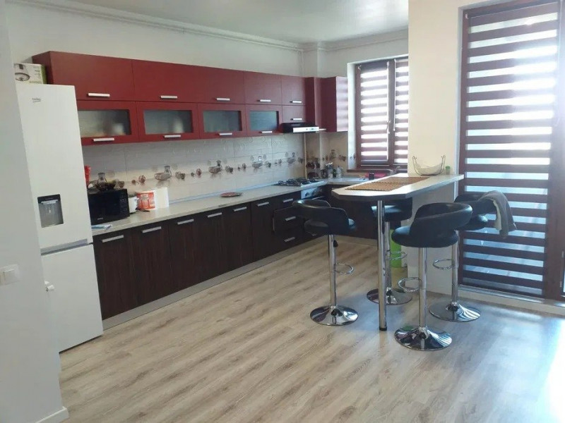 Apartament 3 camere in cladire recenta cu loc de parcare