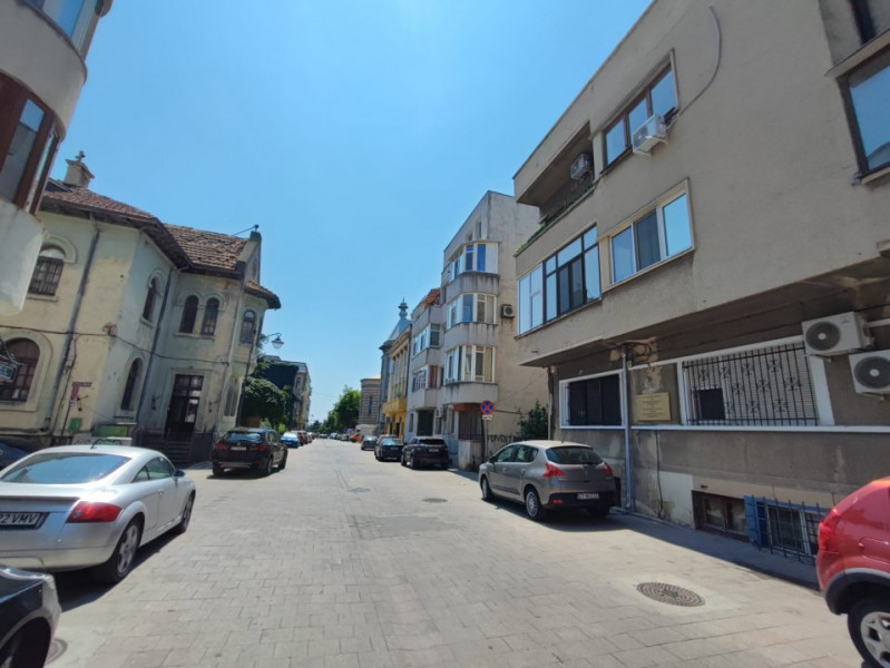 închiriere apartament spațios cu 3 domitoare cu design Piata Ovidiu