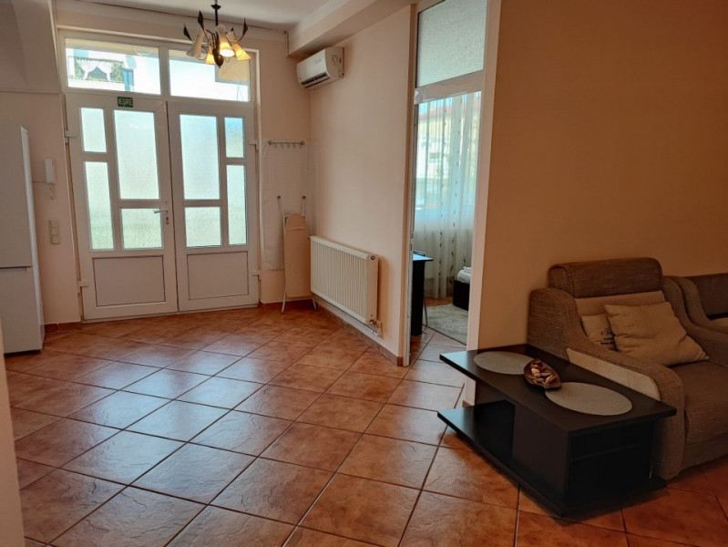 inchiriere apartament Constanta Faleza Nord cu curte