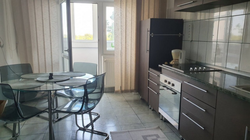 Apartament spatios cu centrala gaz zona adiacenta City Park Mall