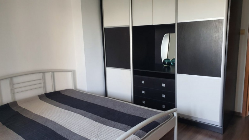 Apartament spatios cu centrala gaz zona adiacenta City Park Mall