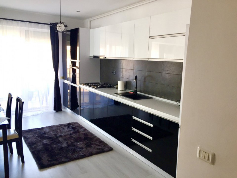 Apartament 3 camere  Summerland inclusiv vara