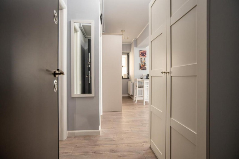Apartament coquet Mamaia Statiune zona Butoaie vedere lac