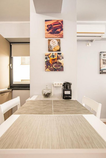 Apartament coquet Mamaia Statiune zona Butoaie vedere lac