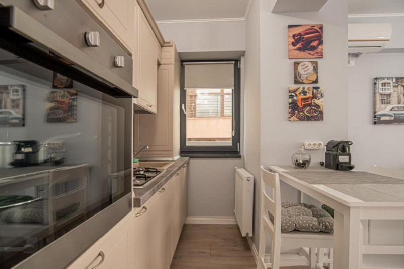 Apartament coquet Mamaia Statiune zona Butoaie vedere lac