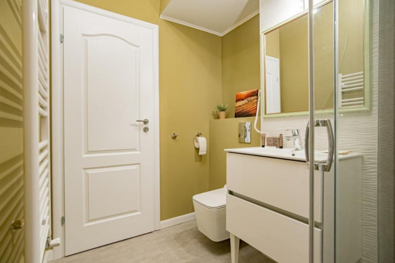 Apartament coquet Mamaia Statiune zona Butoaie vedere lac