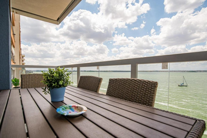Apartament coquet Mamaia Statiune zona Butoaie vedere lac