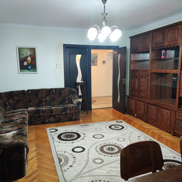 Apartament 3 camere Stadion termen lung