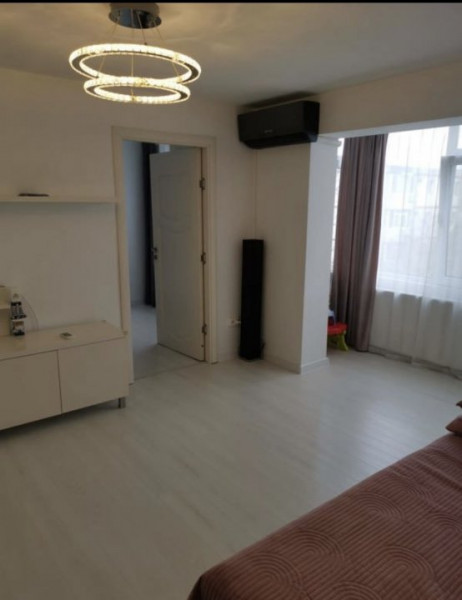 Apartament 3 camere transformat in 2 Tomis Nord 