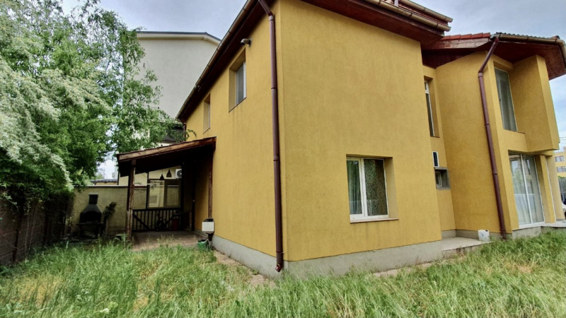 Casa P+1 pretabila activități multiple Mamaia Nord 