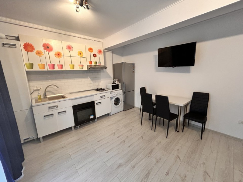 Inchiriere apartament Mamaia  zona Rex vedere lac inclusiv vara