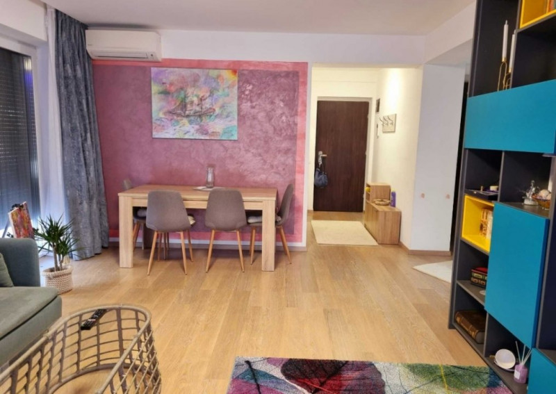 închiriere apartament Constanta August Septembrie  