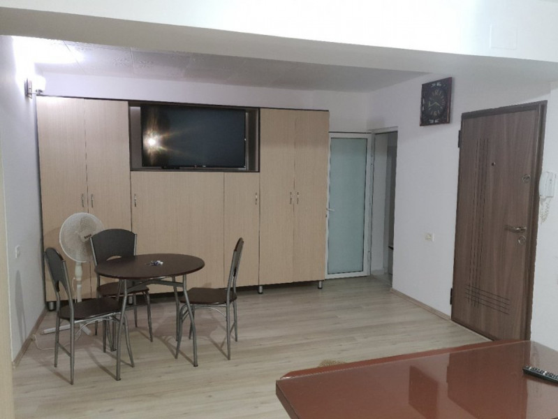 apartament de închiriat 3 camere bloc nou Constanta 