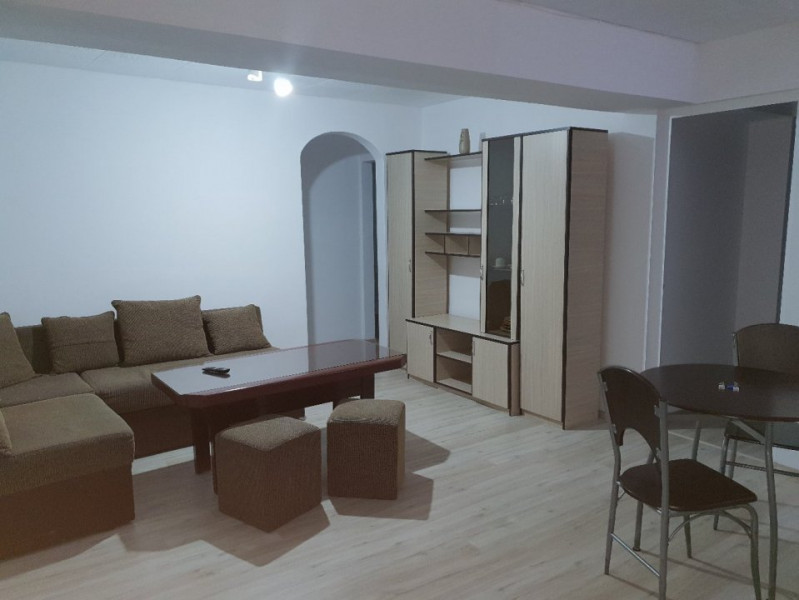 apartament de închiriat 3 camere bloc nou Constanta 