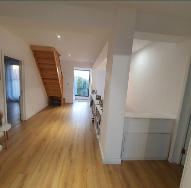  vila 5 camere lux de închiriat Constanta 