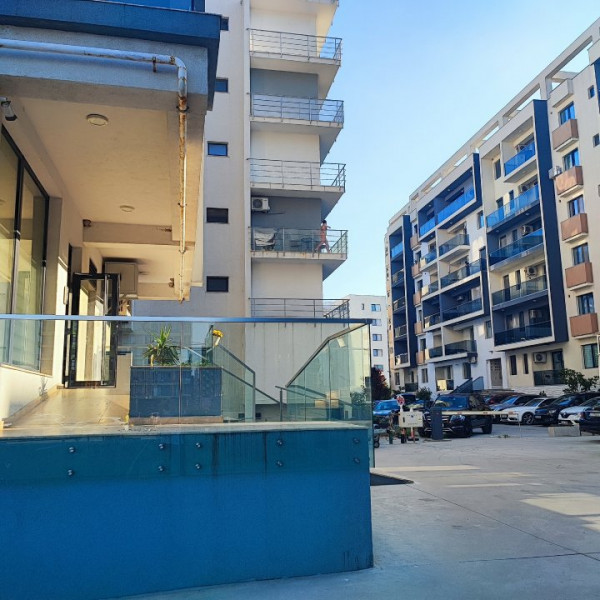 închiriere apartament Mamaia Nord cu garaj subteran privat  