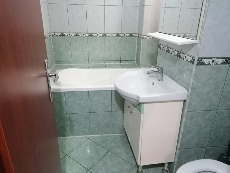 apartament de închiriat Constanta Faleza Nord cu parcare proprie 