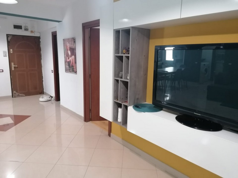 apartament de închiriat Constanta Faleza Nord cu parcare proprie 