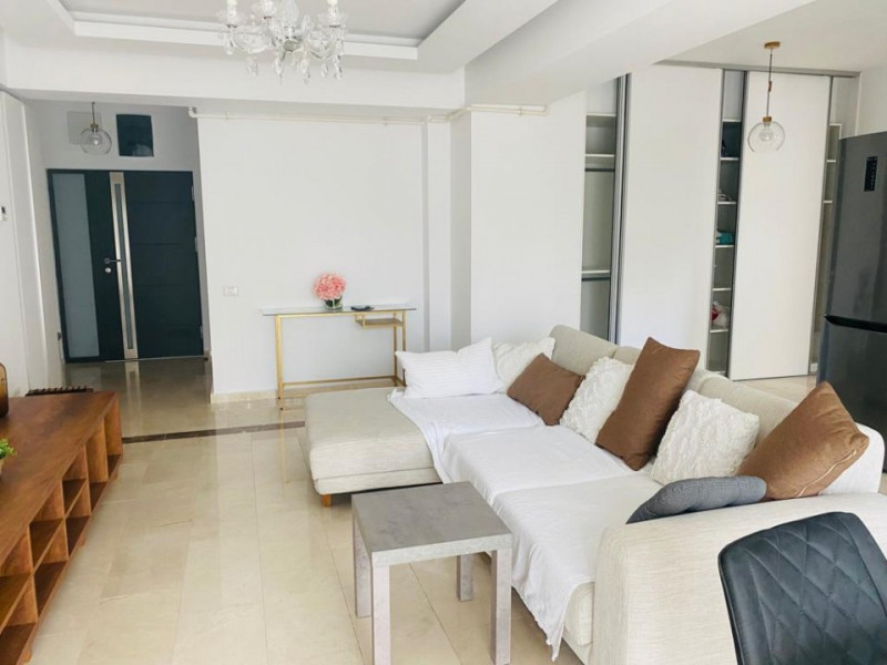 Apartament coquet Mamaia bloc Sofia termen lung