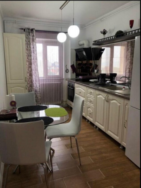 apartament de închiriat Constanta Faleza Nord vedere la mare 