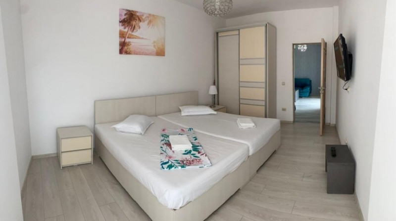 închiriere apartament Mamaia parcare privata  