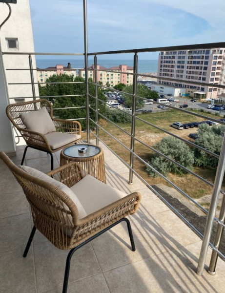 închiriere apartament Mamaia parcare privata  