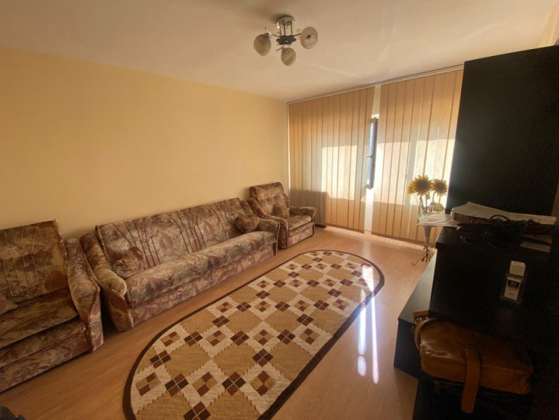 Apartament 3 camere Dezrobirii centrala gaz!!!