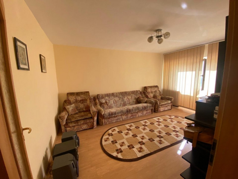 Apartament 3 camere Dezrobirii centrala gaz!!!