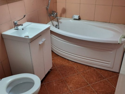 vânzare apartament tip mansarda  