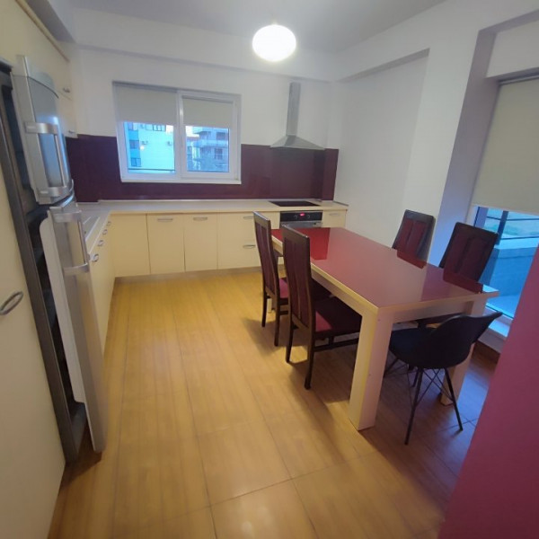 închiriere apartament cu loc de joaca și terasa cu grătar grill