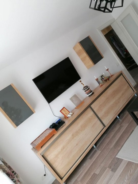 Apartament dotat si finisat cu bun gust zona linistita intrare oras