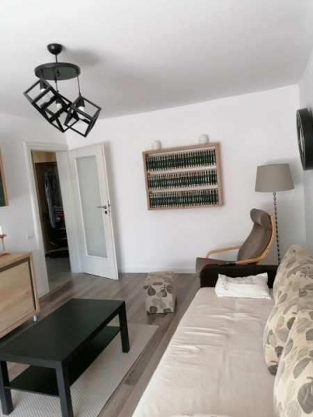 Apartament dotat si finisat cu bun gust zona linistita intrare oras