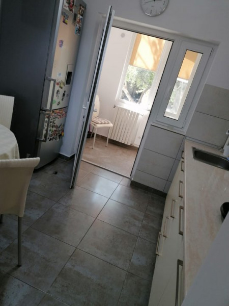 Apartament dotat si finisat cu bun gust zona linistita intrare oras