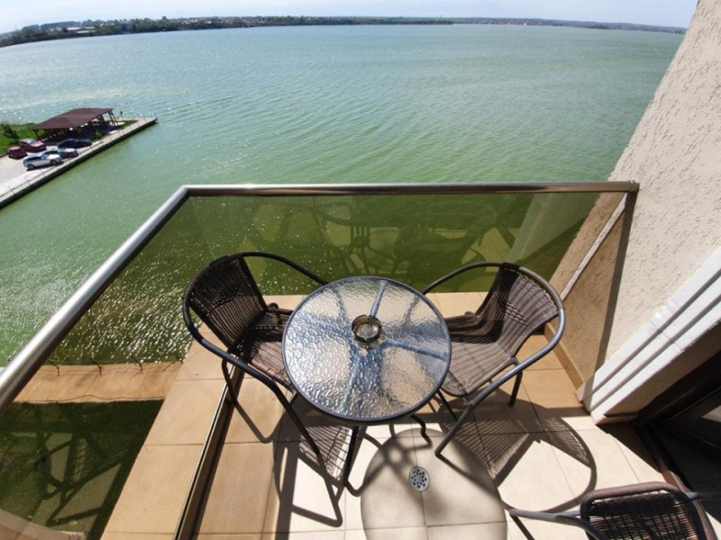 inchiriere apartament 3 camere vedere lac inclusiv vara cu parcare