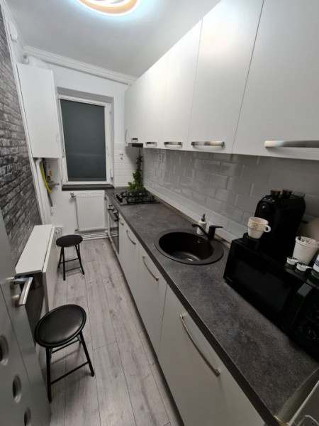 Apartament decorat cu rafinament zona Brotacei