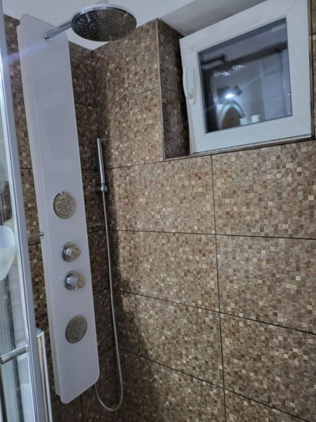 Apartament decorat cu rafinament zona Brotacei