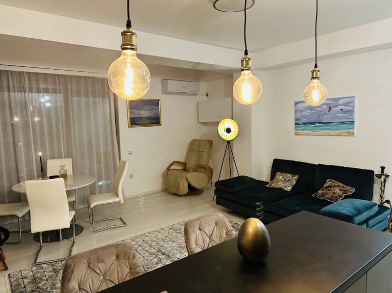 Apartament 3 camere  Tomis Plus decorat cu rafinament 